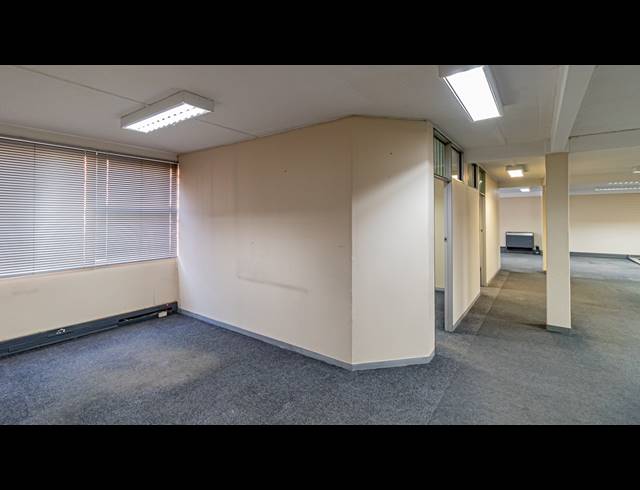 236M² OFFICE TO LET IN FERNDALE